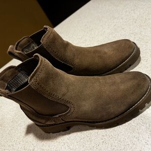 Ariat Women's Brown Suede Ankle Boots